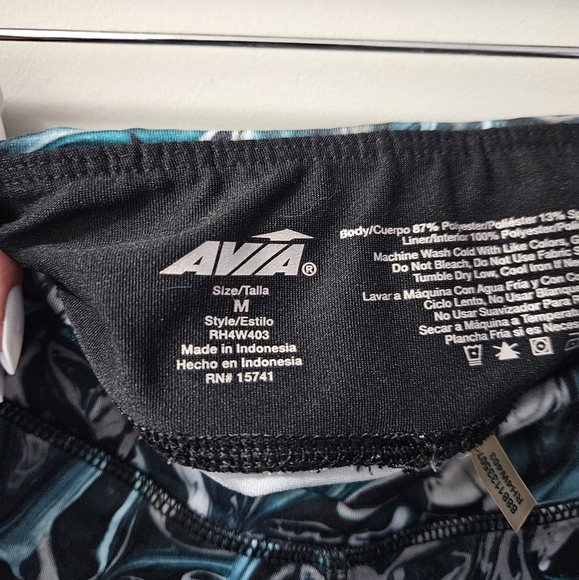 Avia Shorts Sz. M like New. - Picture 3 of 8